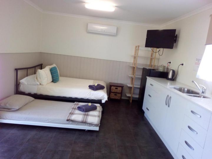 Silver Wattle Cabins Hotel, Mount Morgan - imaginea 15