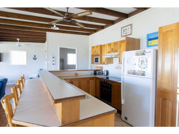 Silversands Beach House Guest house, Berrara - imaginea 8