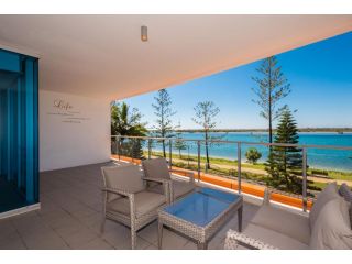 Silvershore Apartments on the Broadwater Aparthotel, Gold Coast - 4