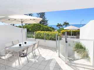 Sirocco 202 by G1 Holidays - Two Bedroom Beachfront Apartment in Sirocco Resort Apartment, Mooloolaba - 2