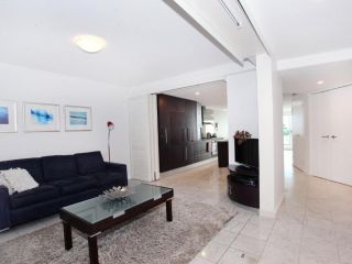 Sirocco 202 by G1 Holidays - Two Bedroom Beachfront Apartment in Sirocco Resort Apartment, Mooloolaba - 5