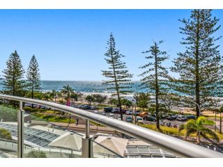 Sirocco 408 by G1 Holidays - Two Bedroom Beachfront Apartment in Sirocco Resort Apartment, Mooloolaba - 5