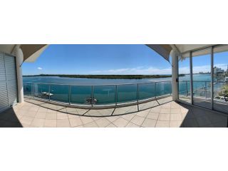 Sitka - Absolute Waterfront Luxury Apartments Apartment, Maroochydore - 5