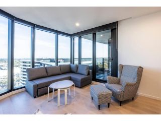 SKY GARDEN APARTMENT WITH VIEWS / GLEN WAVERLEY Guest house, Glen Waverley - 1