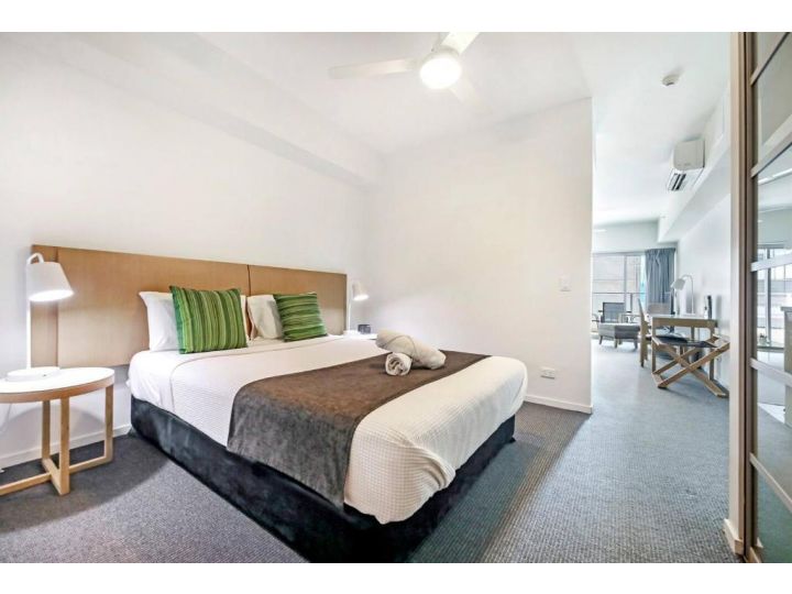 Sky-high Dreaming 10th Floor Resort-style Living Apartment, Darwin - imaginea 9