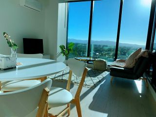 Skygarden Luxury Condo Aparthotel, Glen Waverley - 1