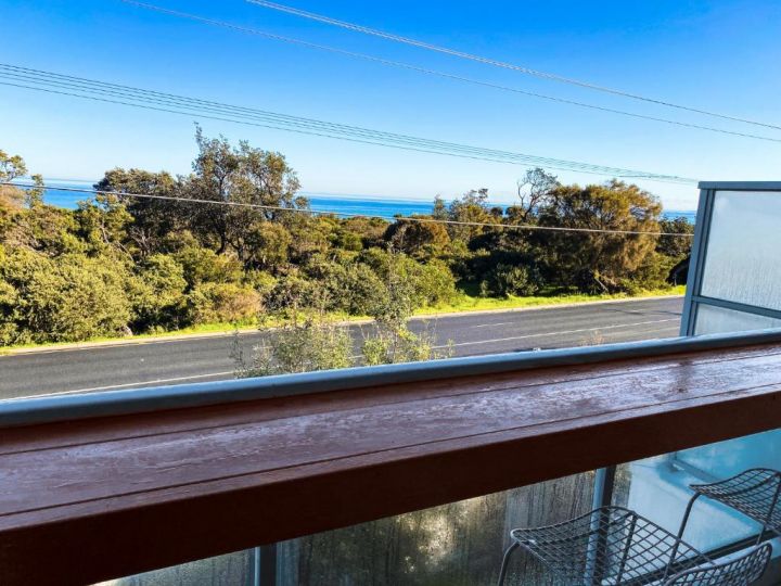 Sleek 2-Bed Townhouse with Oceanviews Guest house, Seaford - imaginea 2