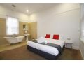 Waterviews - Hidden Gem in CBD - Sleeps 10 Apartment, Wagga Wagga - thumb 18