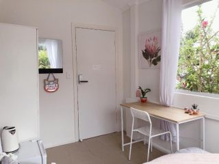 Small Quiet External Single Private Room In Kingsford Near UNSW, Light Railway&Bus - ROOM ONLY 97S1 Guest house, Sydney - 3