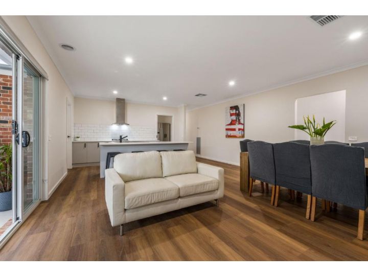 Smiggins Stays - Spacious and Stylish Guest house, Australia - imaginea 4