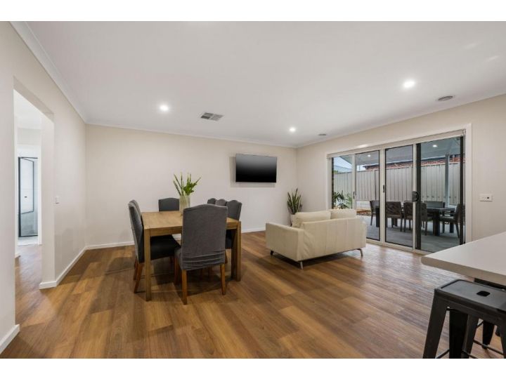 Smiggins Stays - Spacious and Stylish Guest house, Australia - imaginea 8