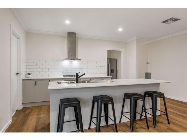 Smiggins Stays - Spacious and Stylish Guest house, Australia - imaginea 14