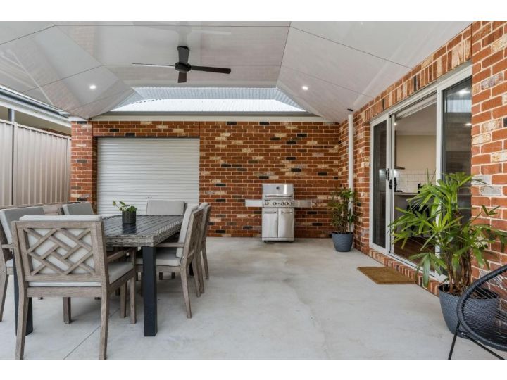 Smiggins Stays - Spacious and Stylish Guest house, Australia - imaginea 9
