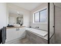 Smiggins Stays - Spacious and Stylish Guest house, Australia - thumb 1