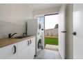 Smiggins Stays - Spacious and Stylish Guest house, Australia - thumb 13