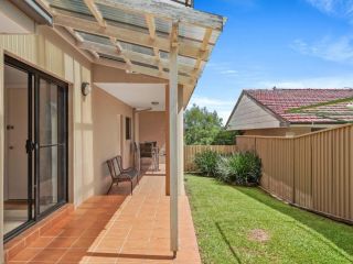 Spaciously Comfy Home With Balcony and BBQ Guest house, Terrigal - 3