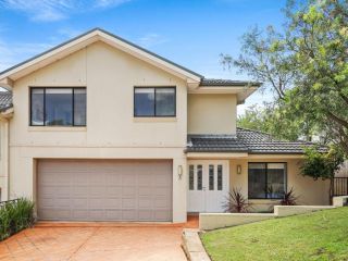 Spaciously Comfy Home With Balcony and BBQ Guest house, Terrigal - 4