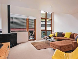 Snow Stream 2 Bedroom and loft with gas fire garage parking and balcony Chalet, Thredbo - 4