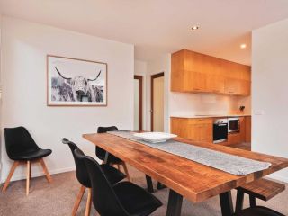 Snow Stream 3 Bedroom and loft with gas fire garage parking and balcony Chalet, Thredbo - 3