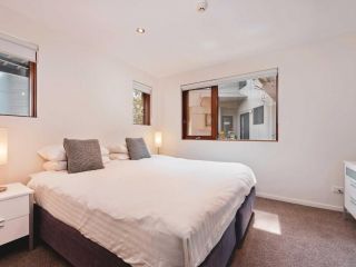Snow Stream 3 Bedroom and loft with gas fire garage parking and balcony Chalet, Thredbo - 5