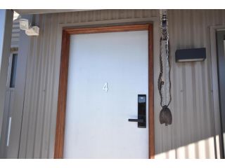 Snowtel 4 Guest house, Mount Hotham - 4