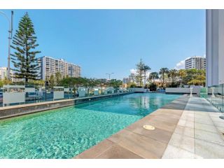 Modern 2-Bed With Breathtaking River Views Apartment, Gold Coast - 3