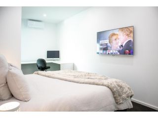 Soho 1A Apartment, Geelong - 4