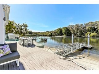 Sophisticated Waterfront Living, Noosaville Guest house, Noosaville - 2