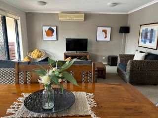 Perfect Family Holiday Apartment - Flynns Beach Apartment, Port Macquarie - 1