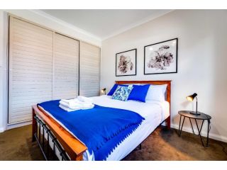 2 South Perth Family Gem Parking, stroll to river Guest house, Perth - 2