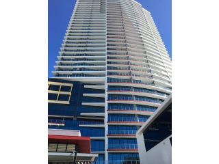 Three-Bedroom Apartment with Amazing View near Surfers Paradise Apartment, Gold Coast - 4