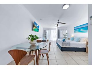 Spa Suite 3 Apartment, Airlie Beach - 4