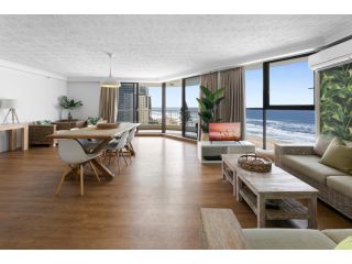 Spacious 2-bed Beach Apartment With Oceanview Apartment, Gold Coast - 5