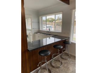 Spacious 2 bedroom home in the heart of Lakes Guest house, Lakes Entrance - 4