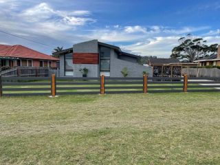 Spacious 2 bedroom home in the heart of Lakes Guest house, Lakes Entrance - 2