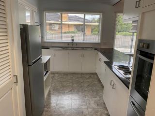 Spacious 2 bedroom home in the heart of Lakes Guest house, Lakes Entrance - 1