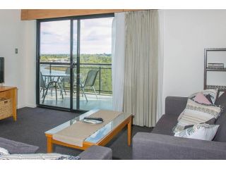 Perth Ascot Sub Penthouse Spectacular 240 degree River and City Views , Apartment, Perth - 3
