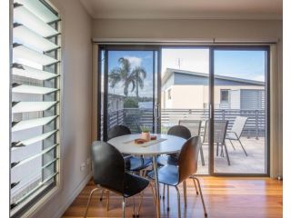 Spacious 3-bed Home with Bayviews from Balcony Guest house, Batemans Bay - 4