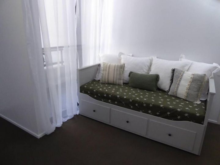 Spacious 3 bedroom resort style apartment with a/c Apartment, Rainbow Beach - imaginea 3