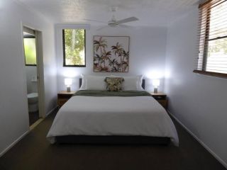 Spacious 3 bedroom resort style apartment with a/c Apartment, Rainbow Beach - 1