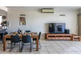 Spacious 3 br/2 bath apartment overlooking Darwin Apartment, Northern Territory - 3