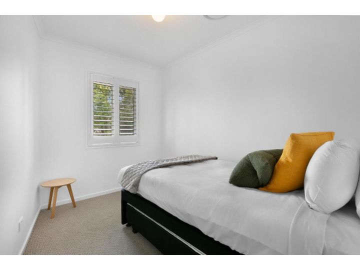 Spacious 4-Bed Villa with Mediterranean Touches Villa, Gold Coast - imaginea 12