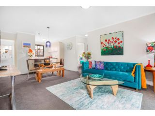 Spacious & Charming Alexandria 2 Bdrm Apartment - Secured Parking Space Apartment, Sydney - 1