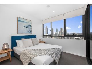 Convenient Location and Beautiful Views in Surfers Apartment, Gold Coast - 5