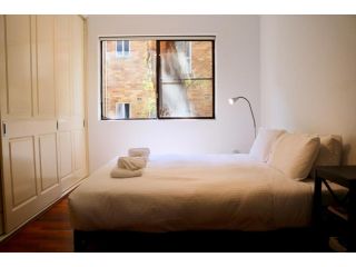 Spacious 3 Bedroom Apartment 20 Min To The CBD Apartment, Sydney - 1