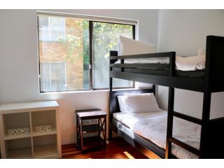 Spacious 3 Bedroom Apartment 20 Min To The CBD Apartment, Sydney - 4