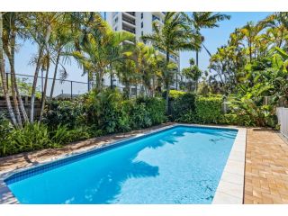 Spacious Apartment with Pool in Prime Location Apartment, Gold Coast - 4