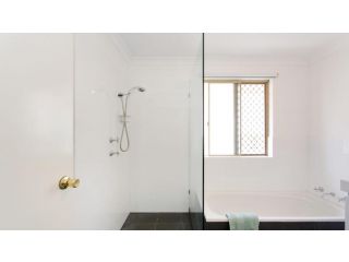 Spacious City Townhouse close to Burswood Villa, Perth - 1