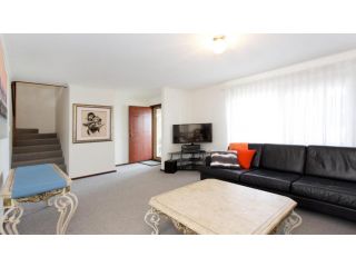 Spacious City Townhouse close to Burswood Villa, Perth - 2