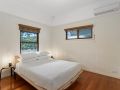 Spacious Family sized getaway with views Guest house, Brisbane - thumb 9